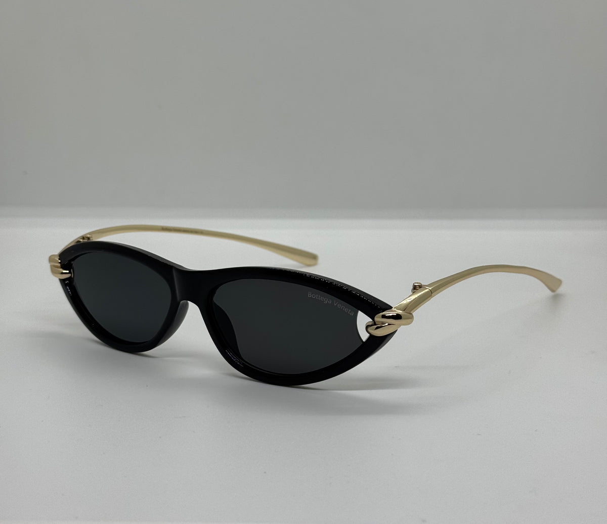 Bottega Cateye Knot