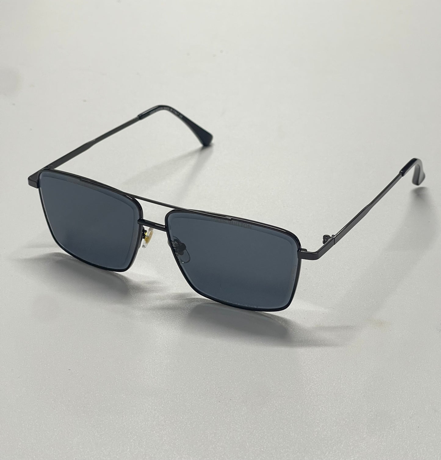 LV Super Vision Metal