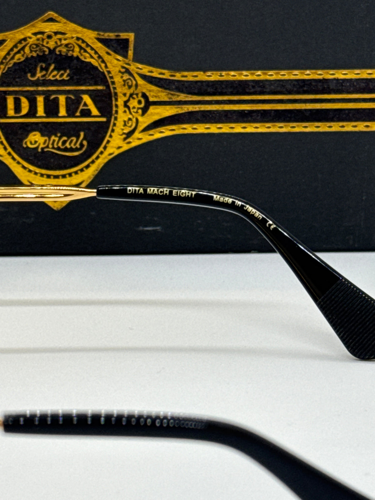 Dita Mach Eight Gradient Brown Shade