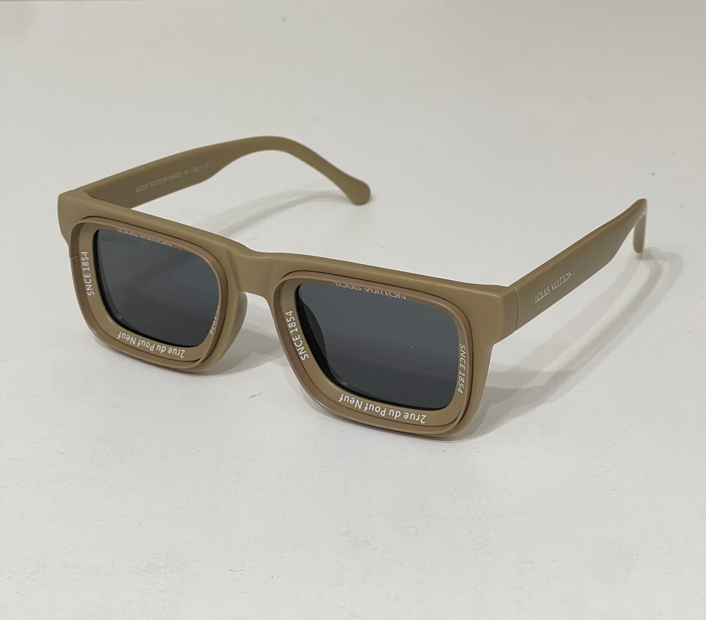 LV Super Vision Square