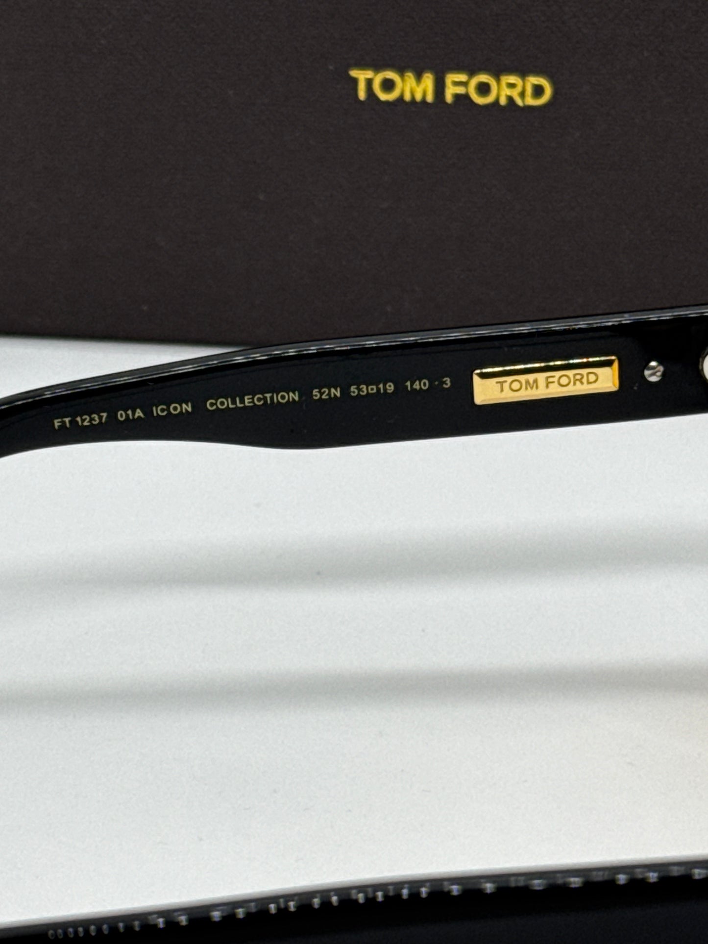 Tom Ford Icon Round TF1237 Amber Yellow Zeiss Lenses