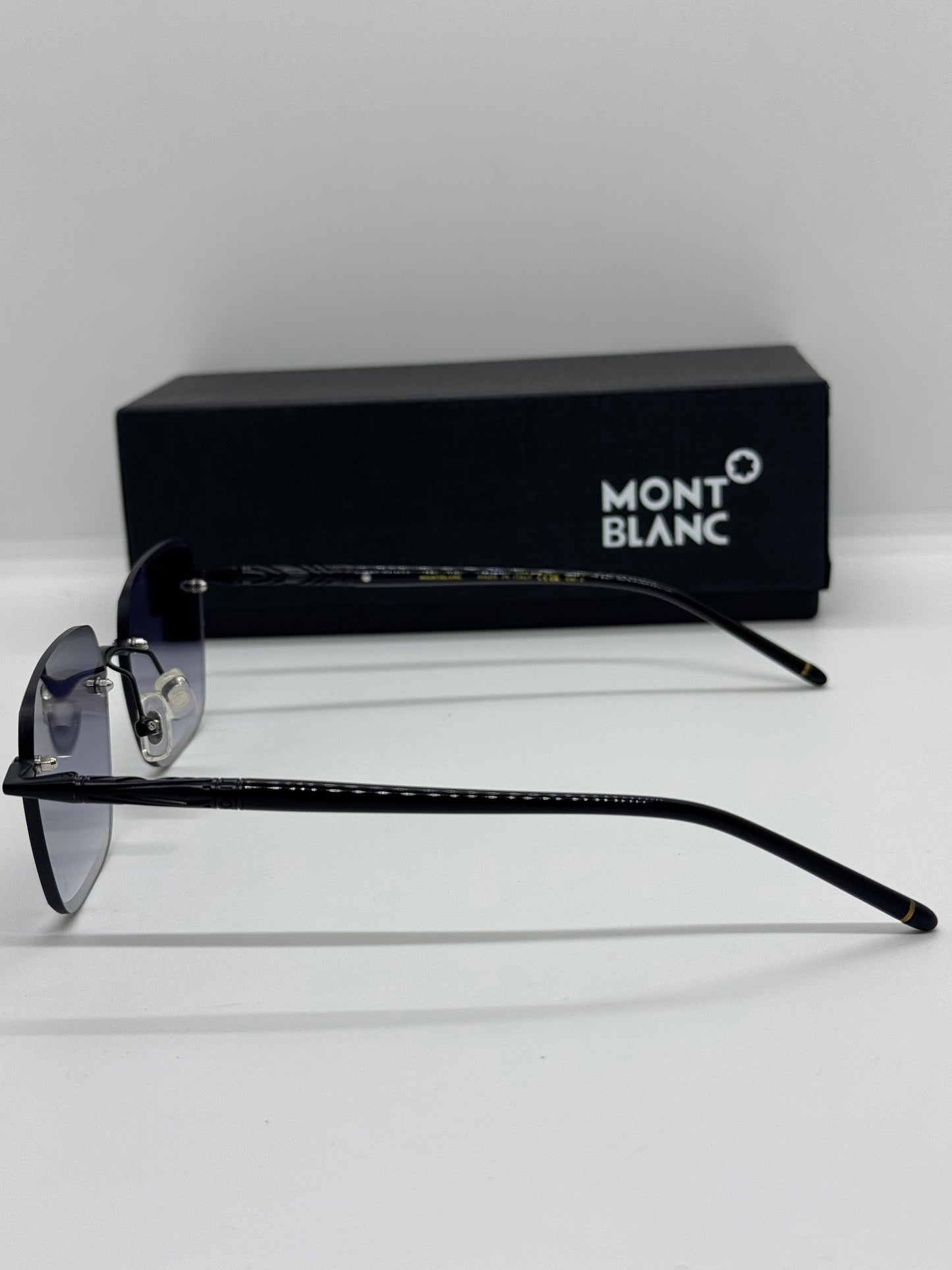 Montblanc MB0705S Black Gradient