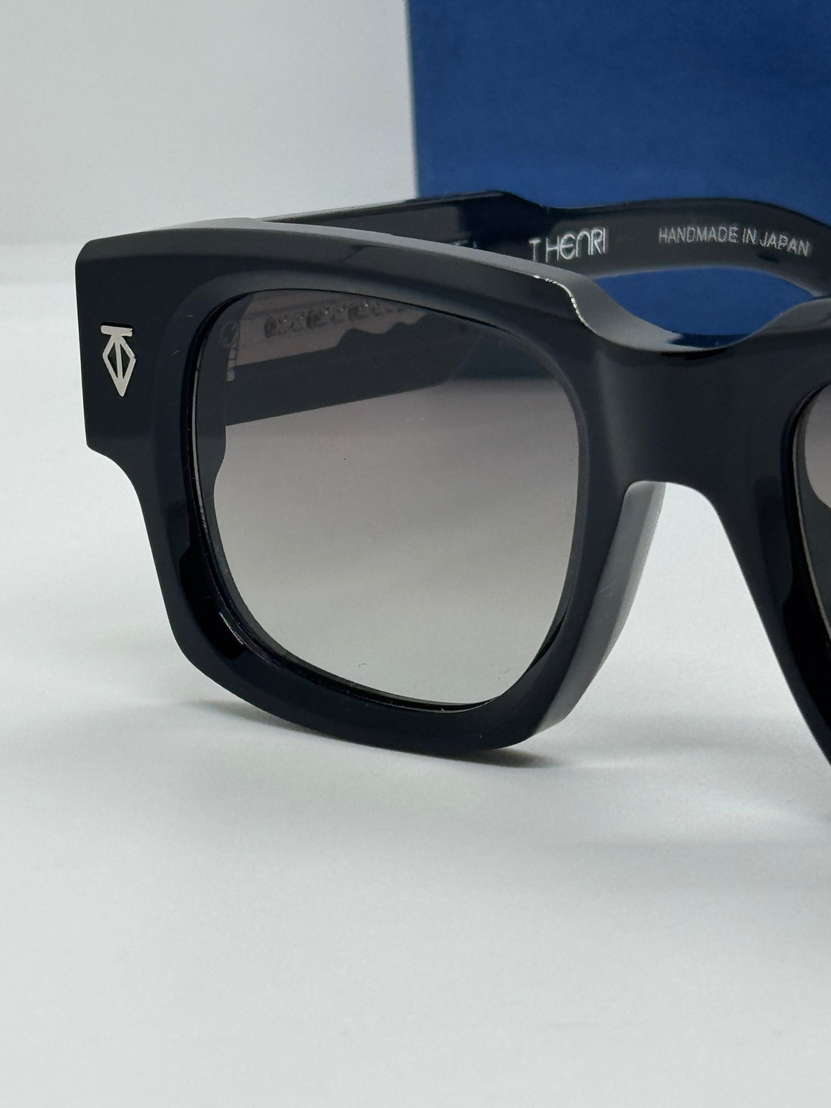 T Henri Dusenberg Gradient Black
