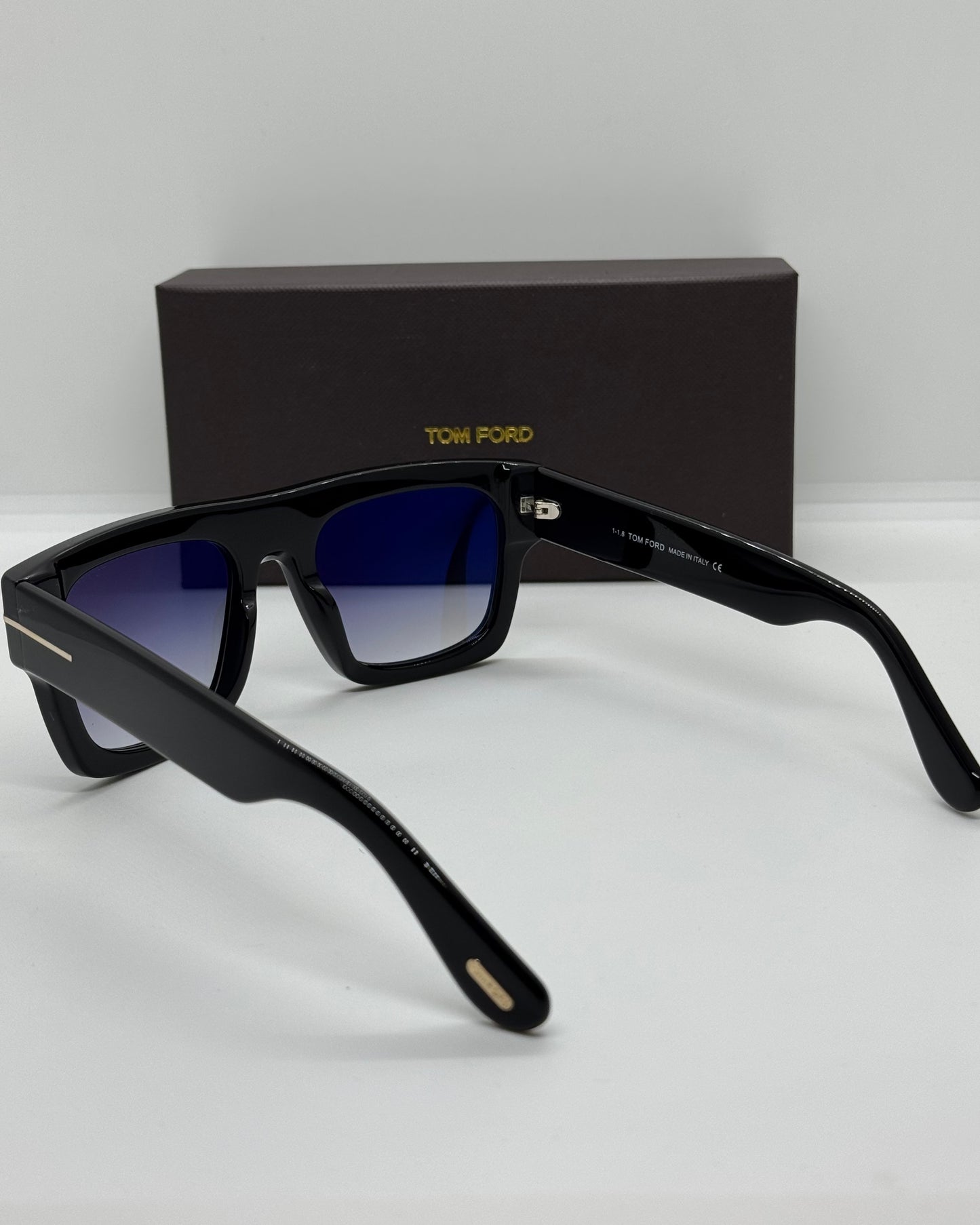 Tom Ford Fausto TF711 Black