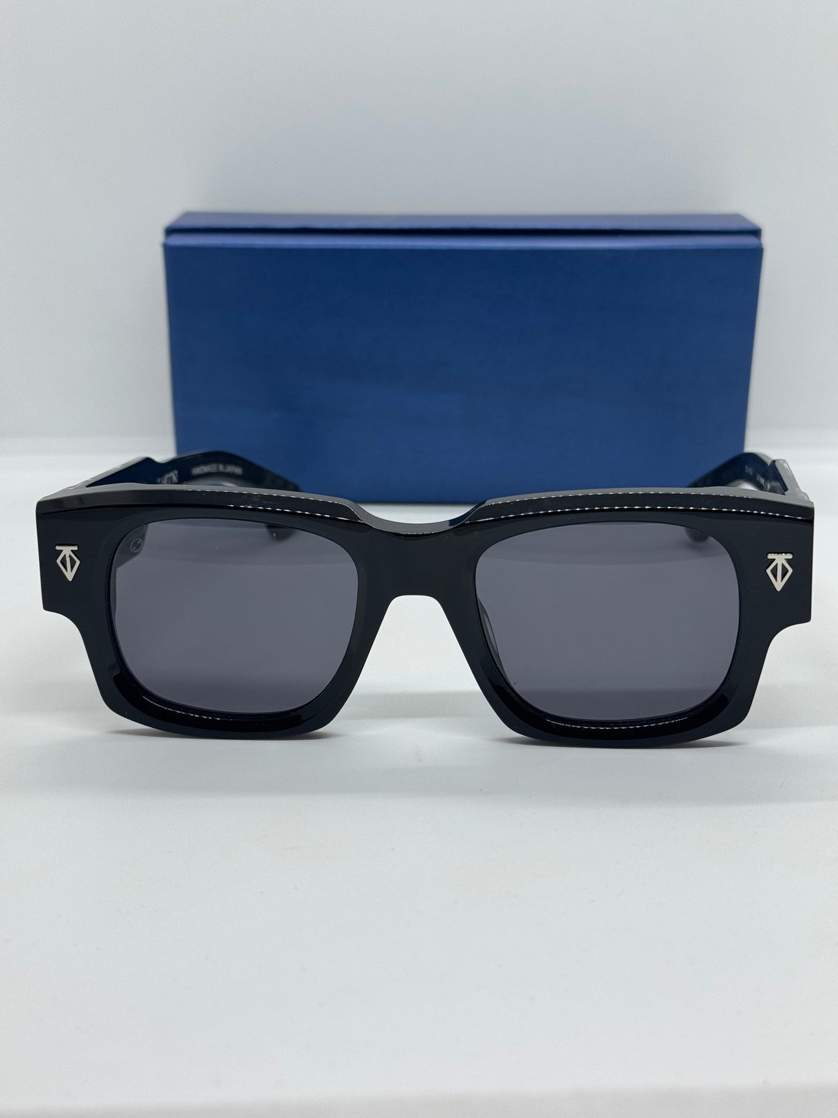 T Henri Dusenberg Solid Black