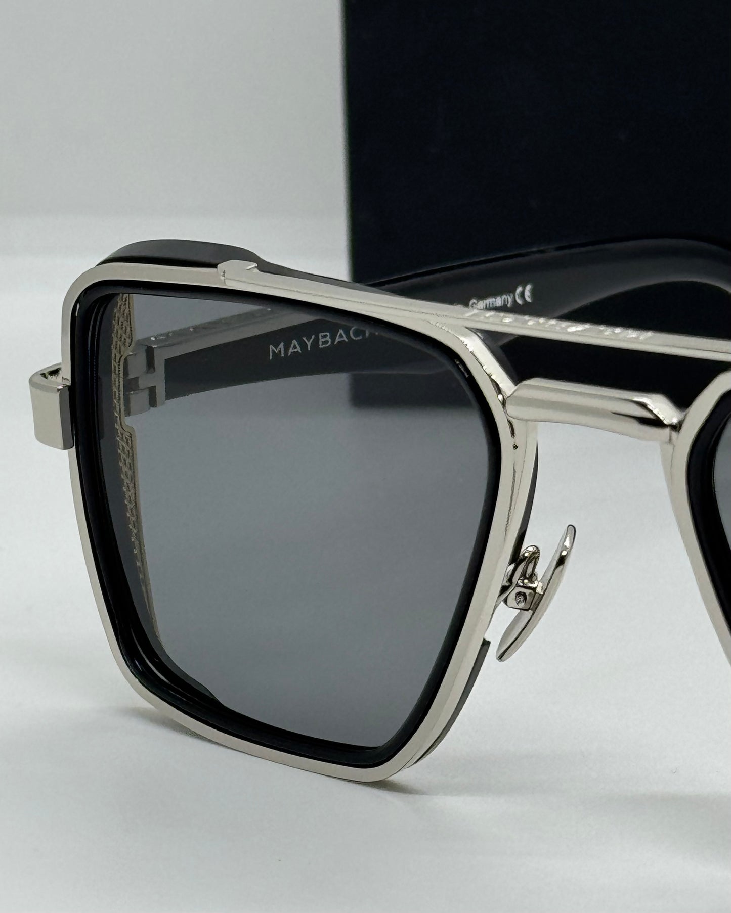 Maybach The Sarte Black x Sienna Blue