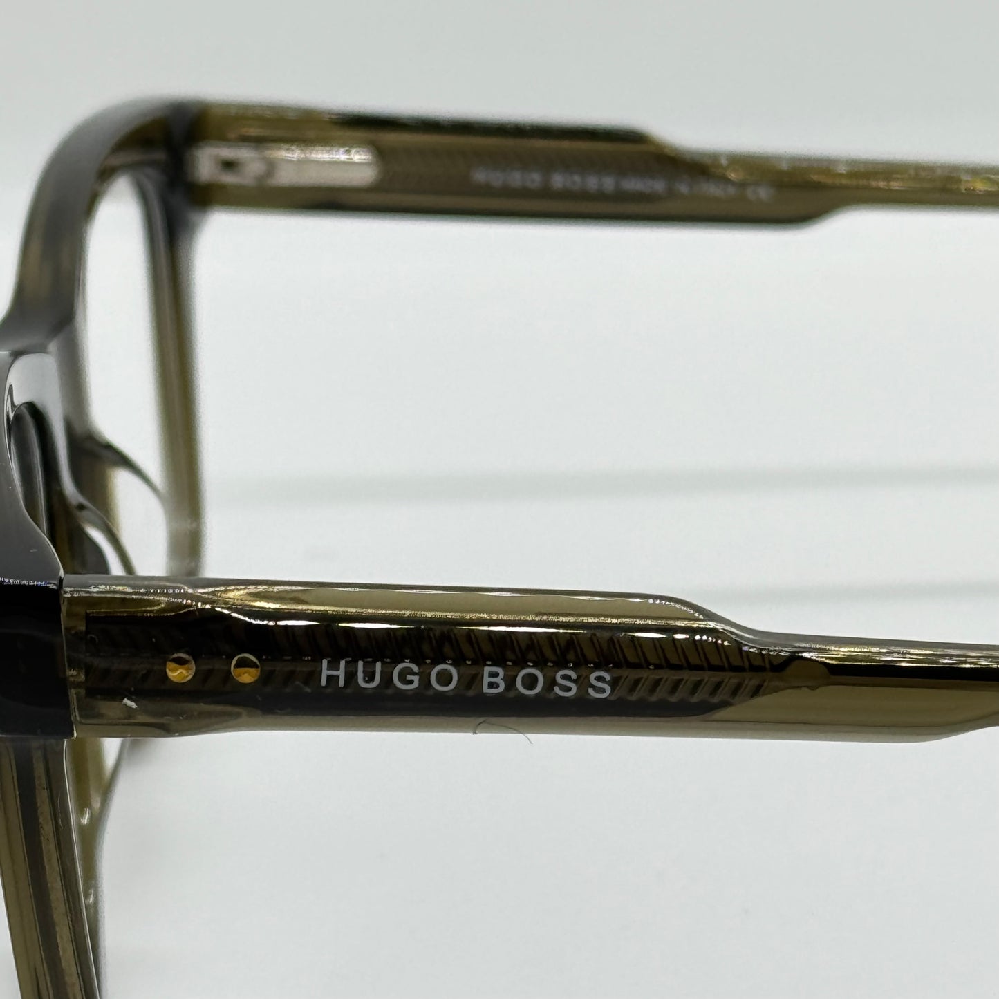 Hugo Boss 8203 Olive Frame
