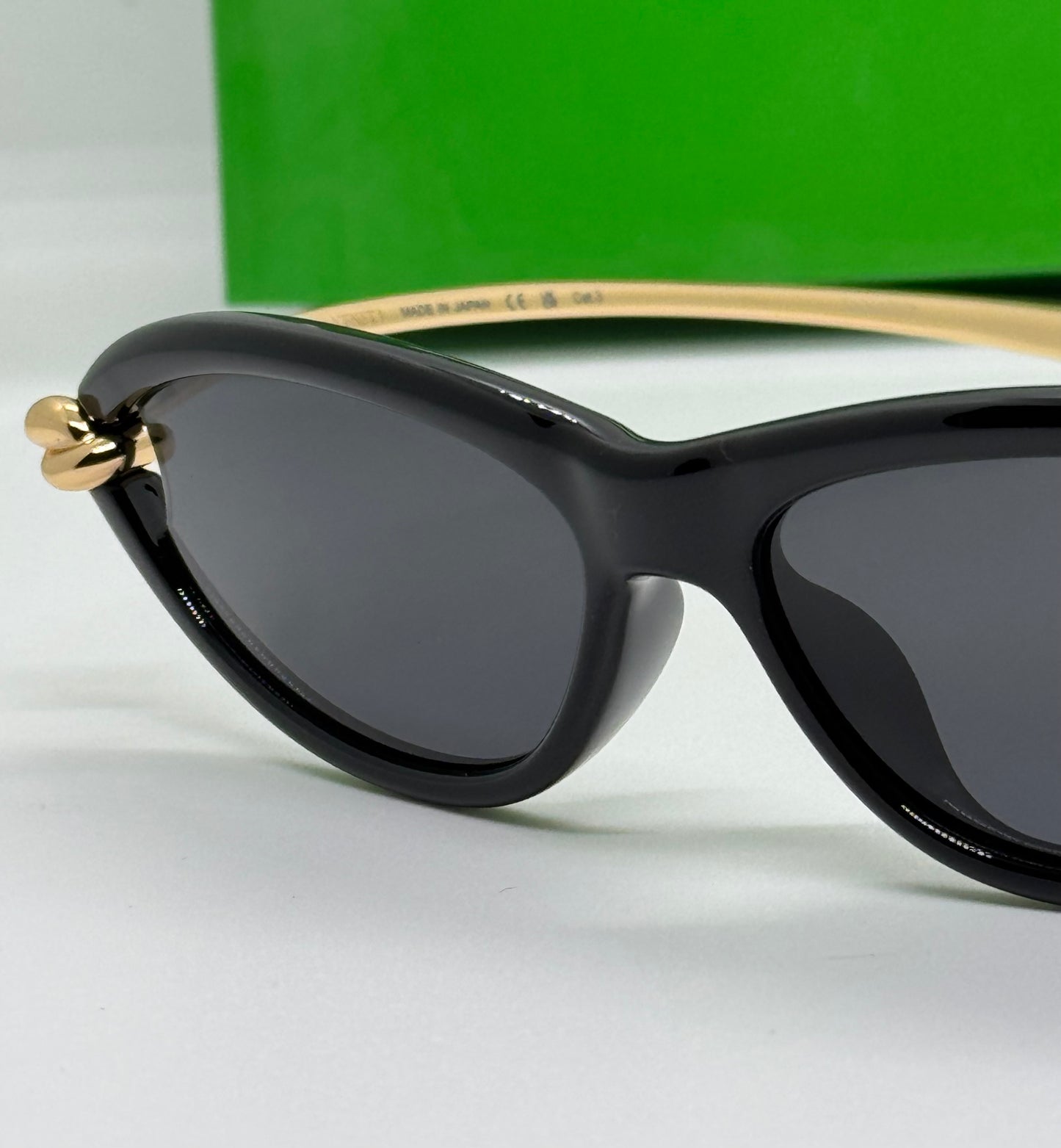 Bottega Veneta BV1390S Knot Cateye Black