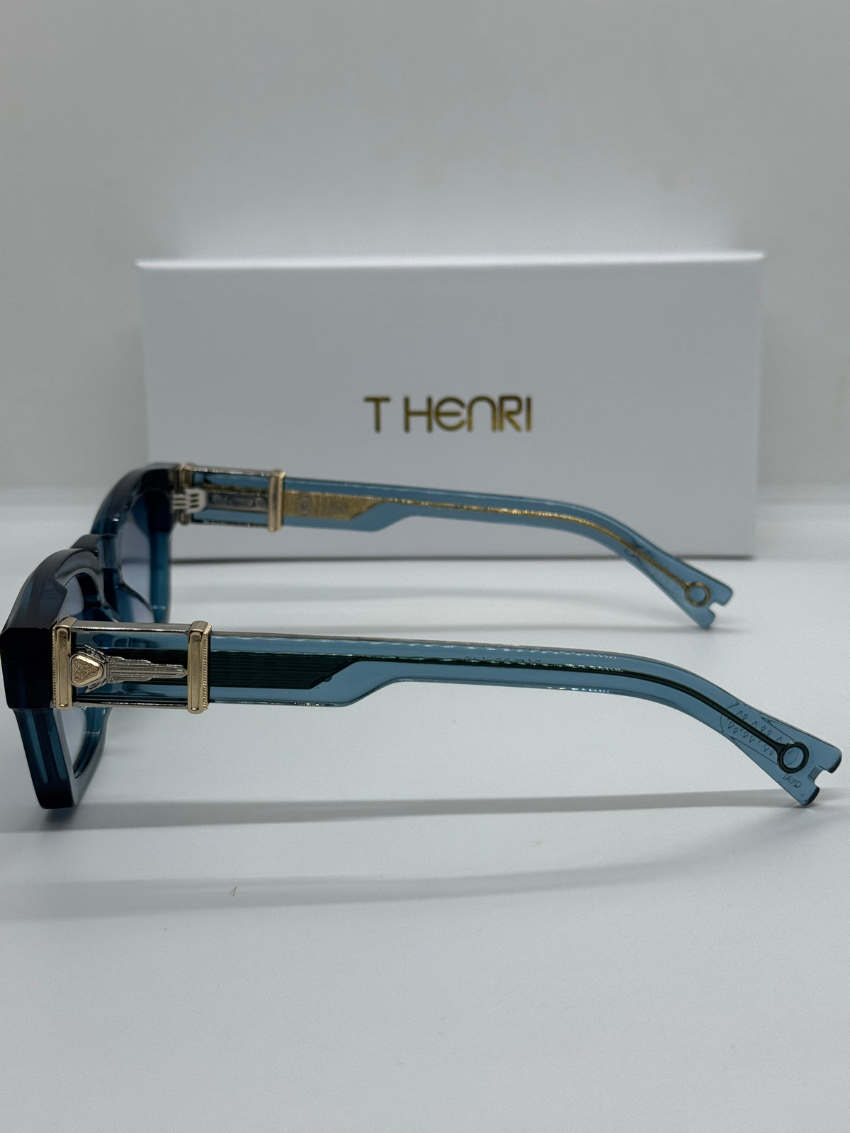 T Henri Gyra Deep Blue Shade