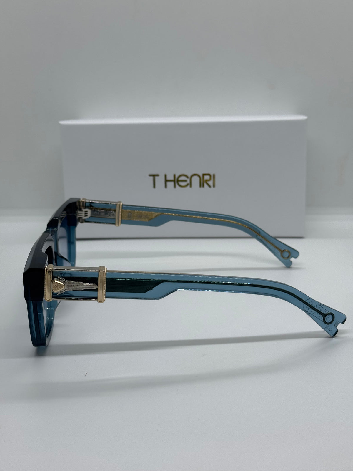 T Henri Astro Aquamarine Blue Shade