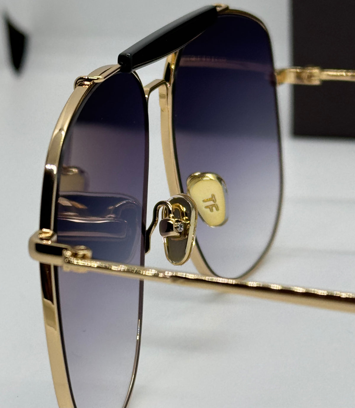 Tom Ford Connor-02 Gold x Gradient