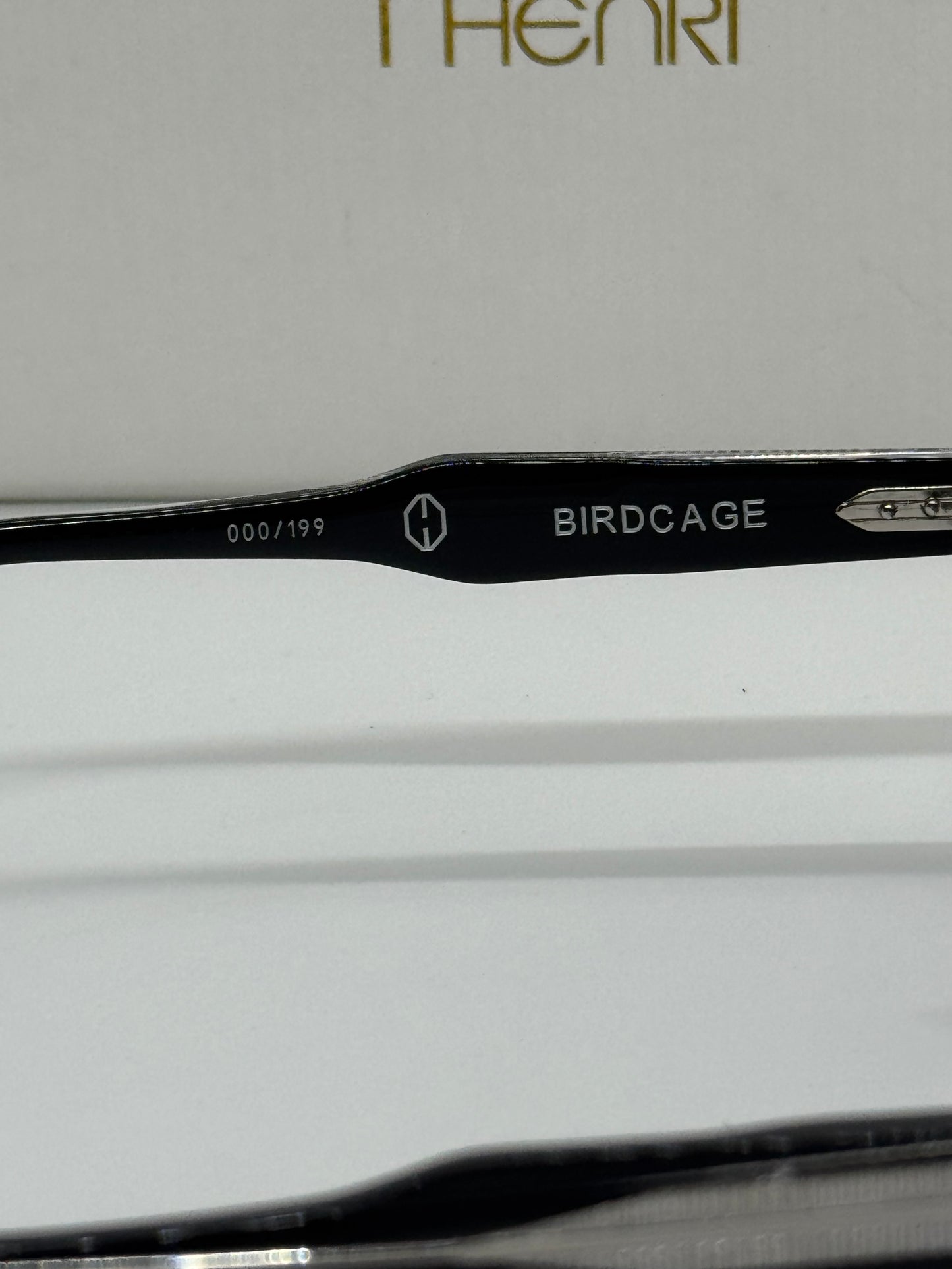 T Henri Bridcage Black Gradient