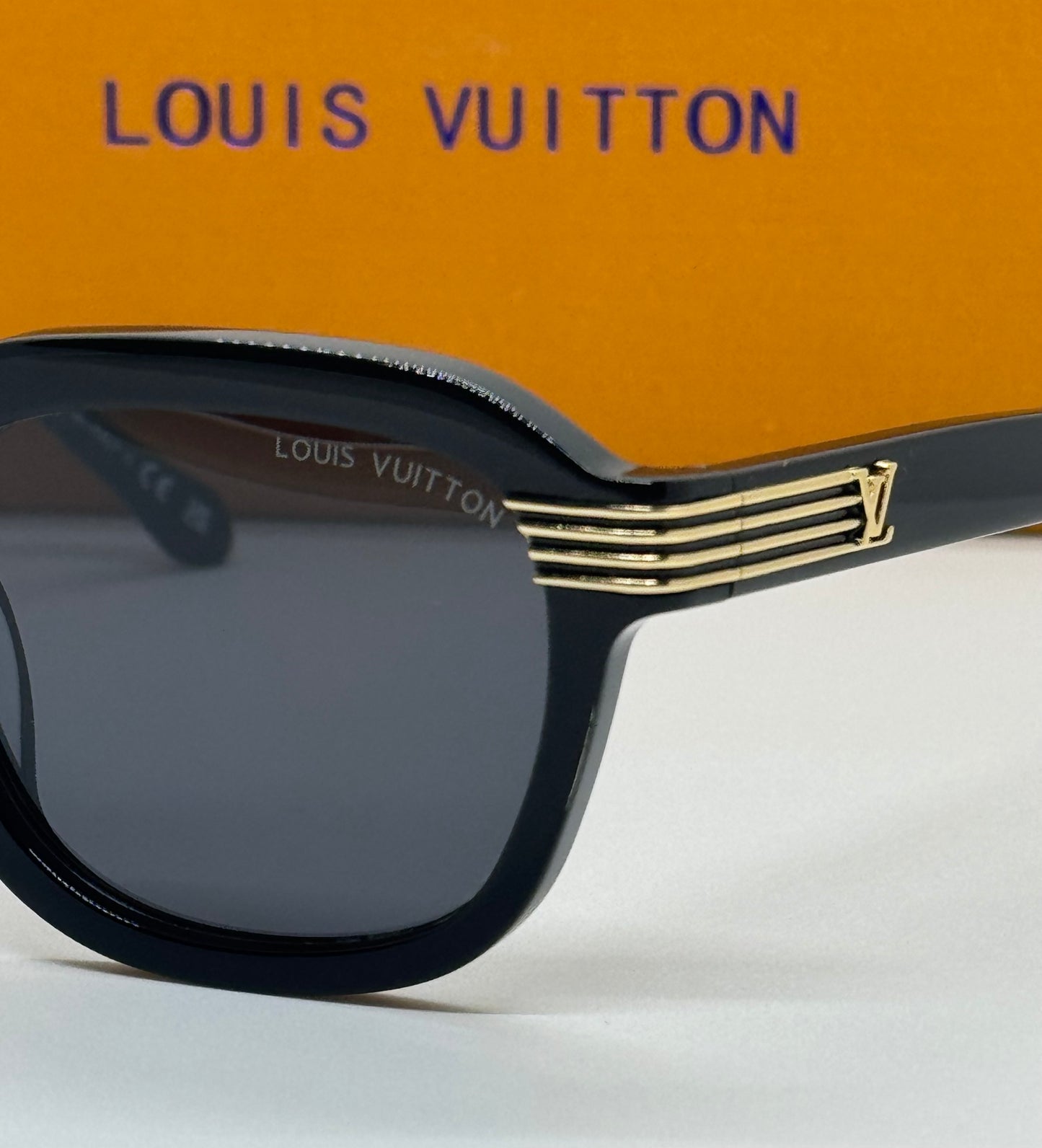 LouisVuitton Slide Black X Gold