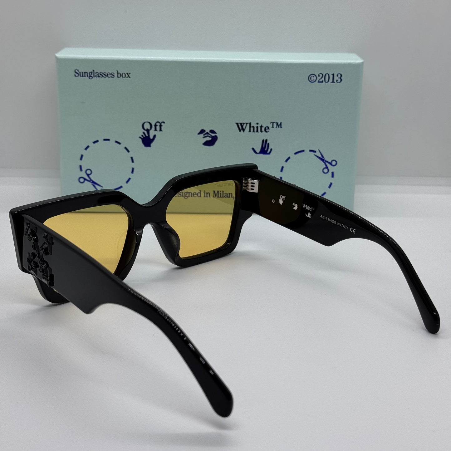 Off-WHITE Catalina Yellow OREI128