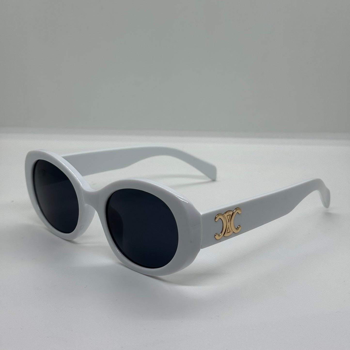 CL Bold Oval Shade