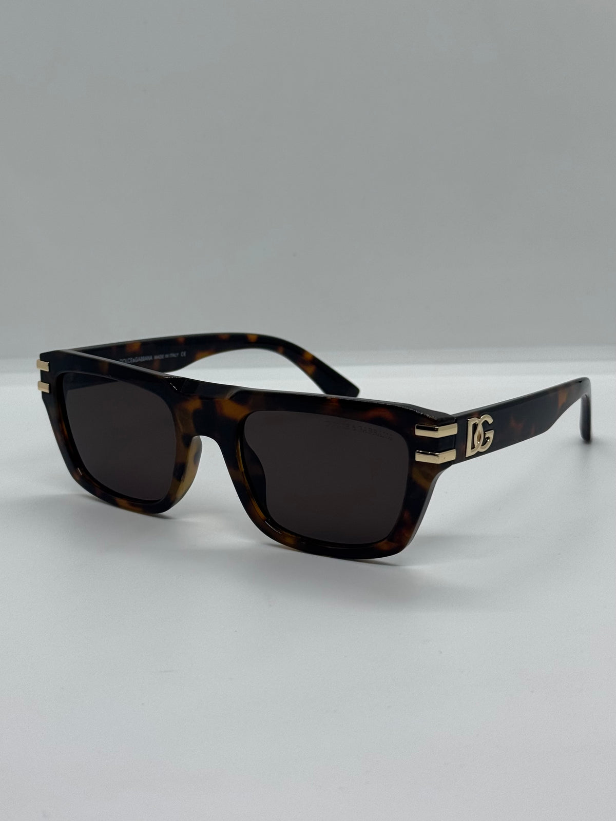 DG Rectangular Shade