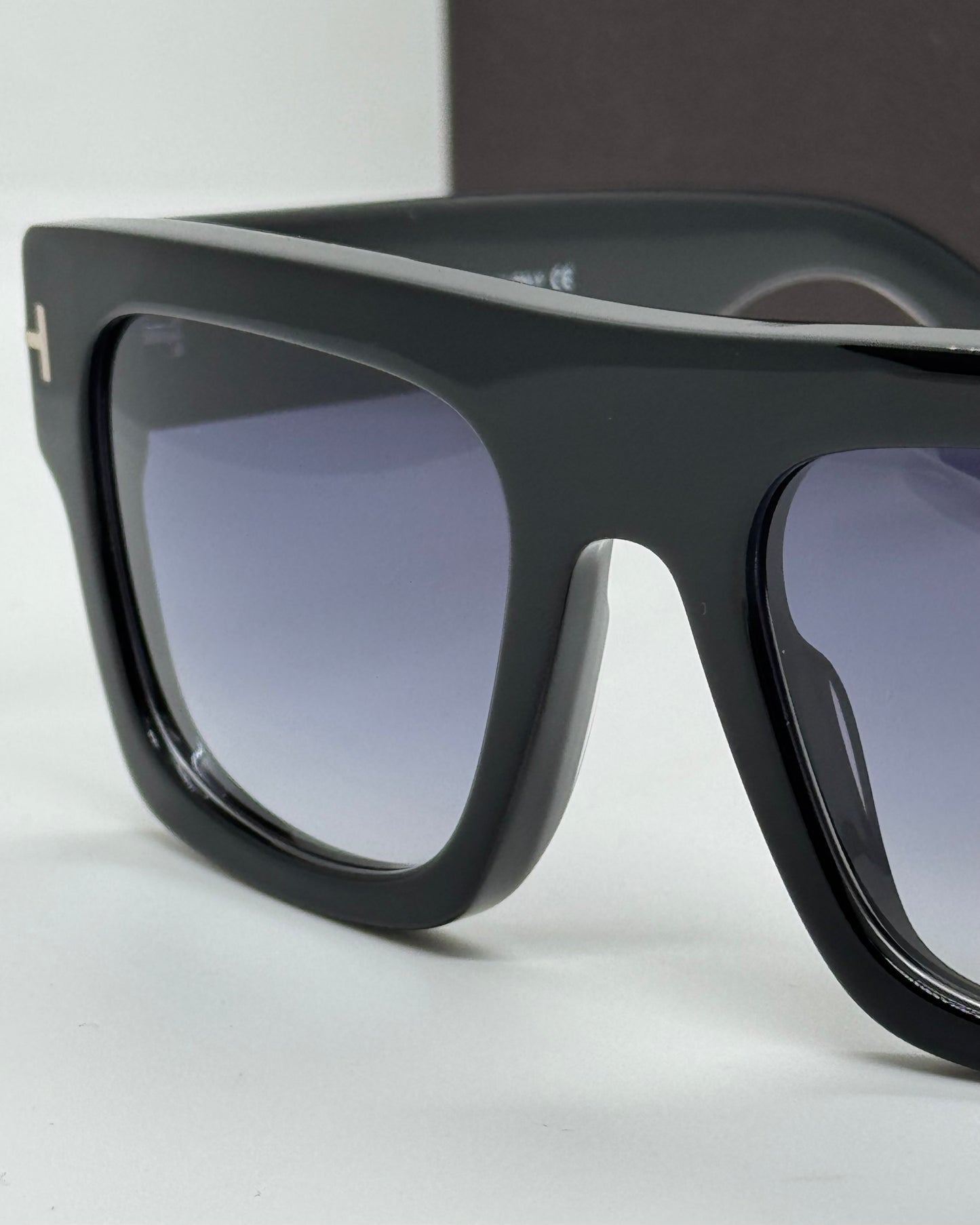 Tom Ford Fausto TF711 Black