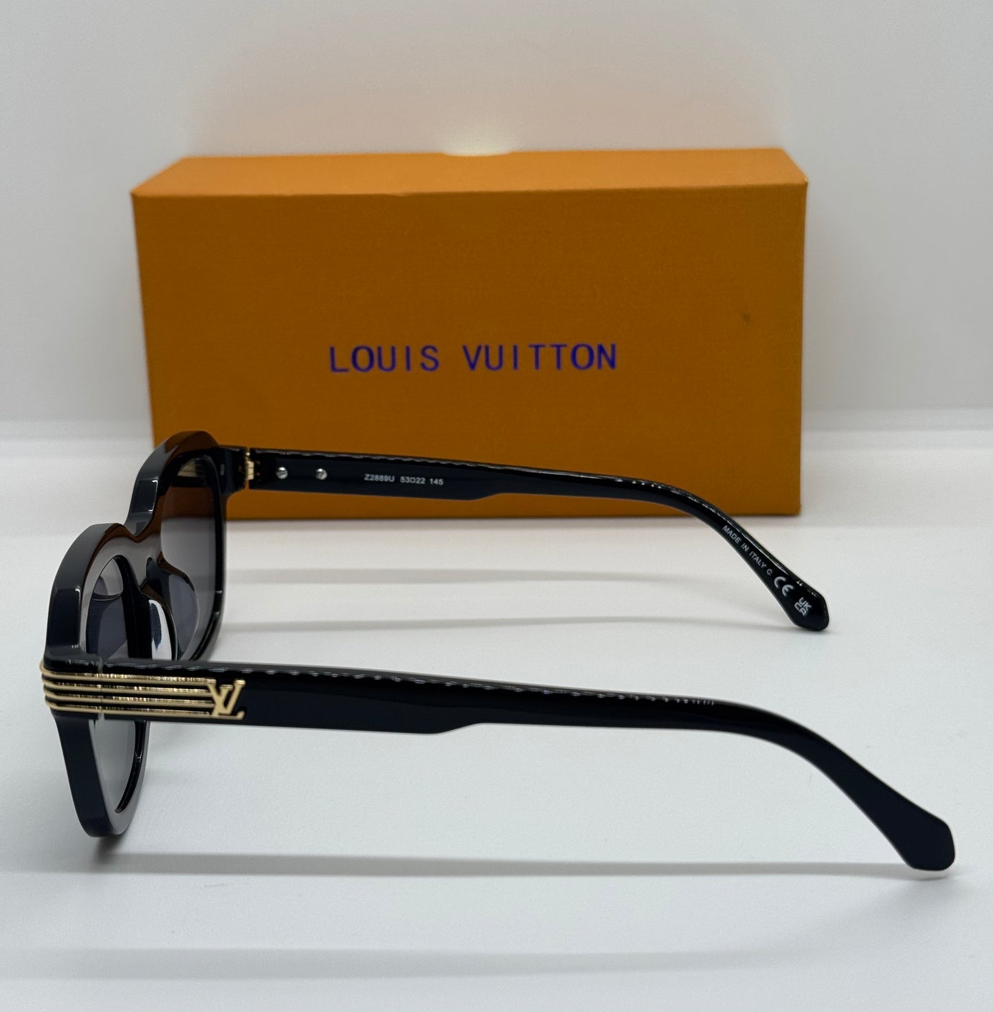LouisVuitton Slide Black X Gold