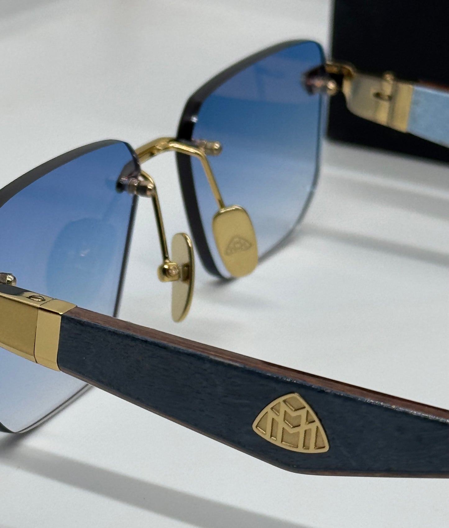 Maybach The Visionist  Gradient Blue Rimless