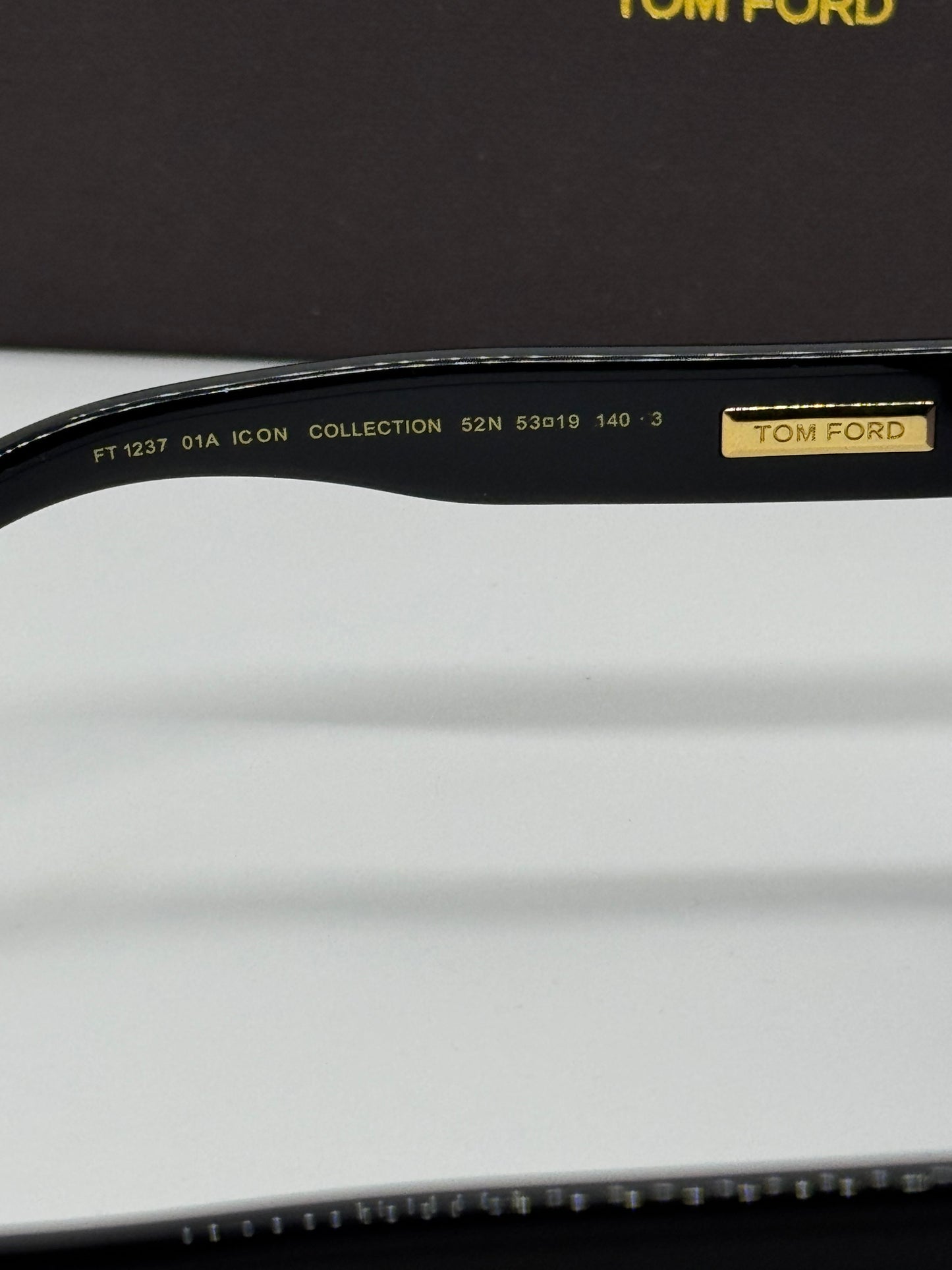 Tom Ford Icon Round TF1237 Gradient Zeiss Lenses