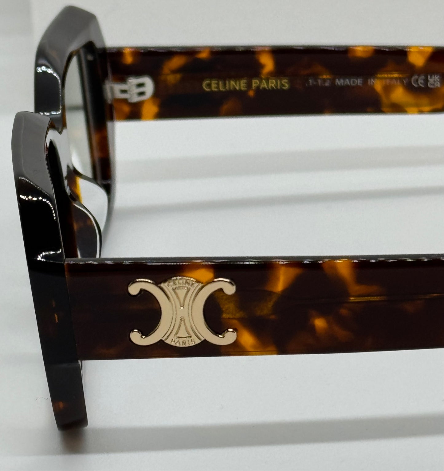 Celine Triomphe CL40338U Tortoise
