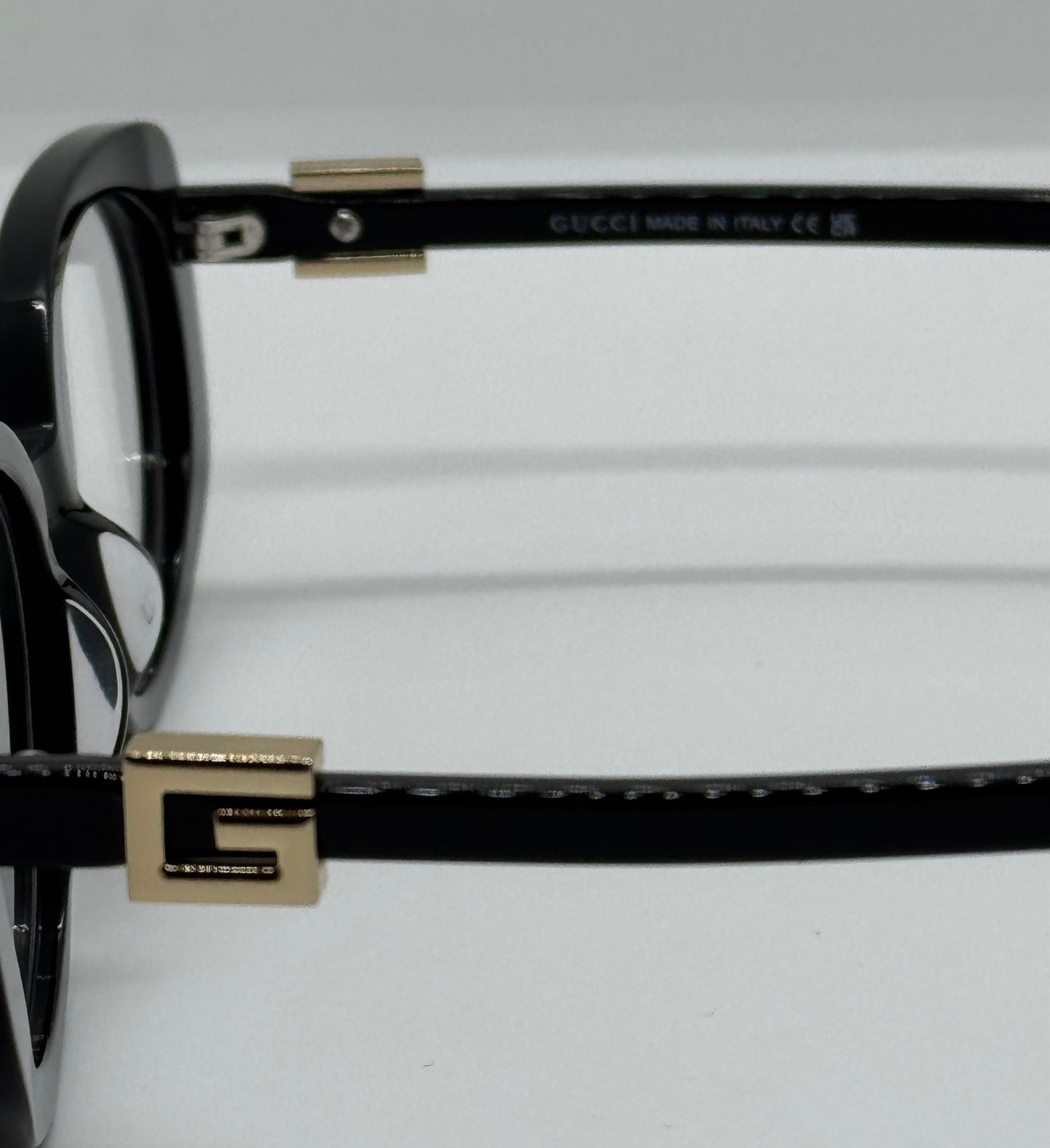 Gucci Oval Mini 1684 Black Frame