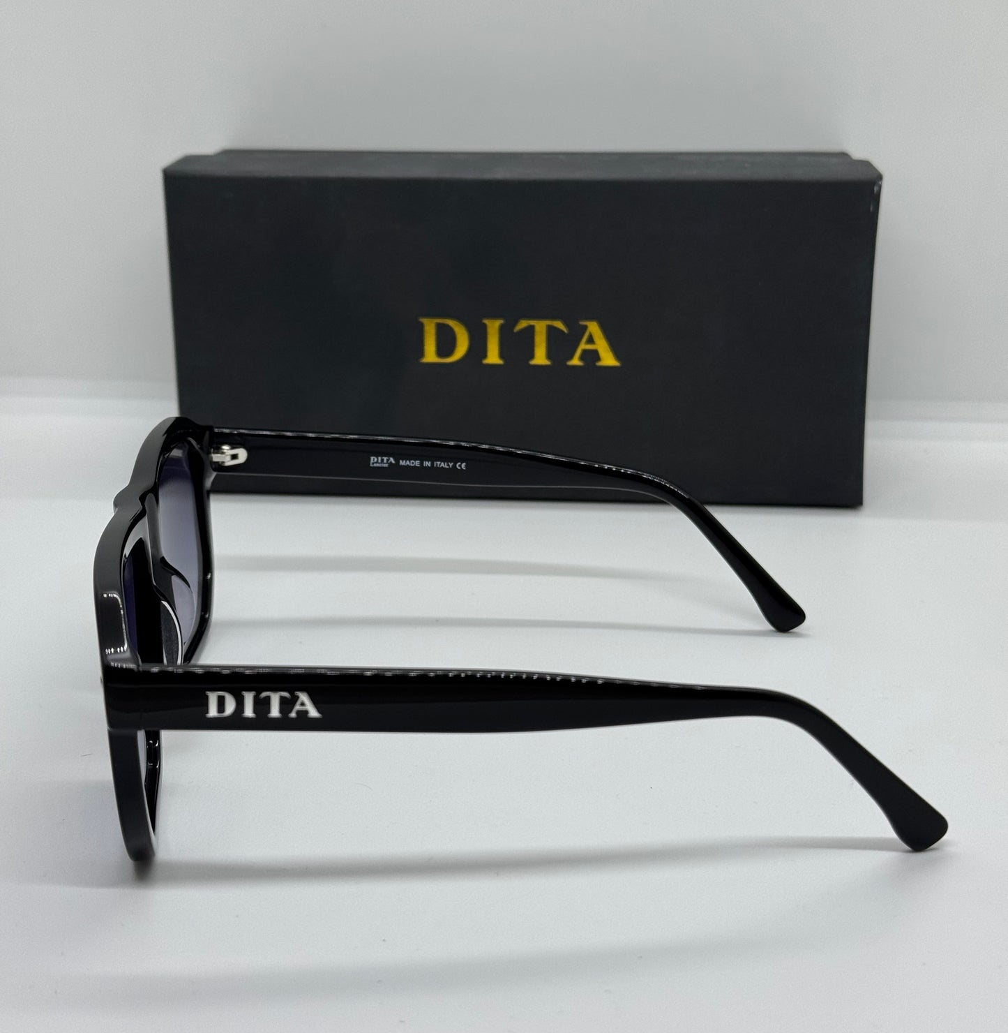 Dita Oak DT2085