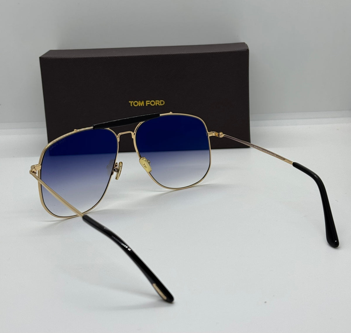 Tom Ford Connor-02 Gold x Gradient