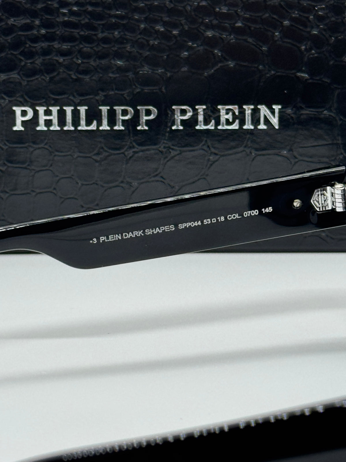 Philipp Dark Shapes SPP044M Black Shade