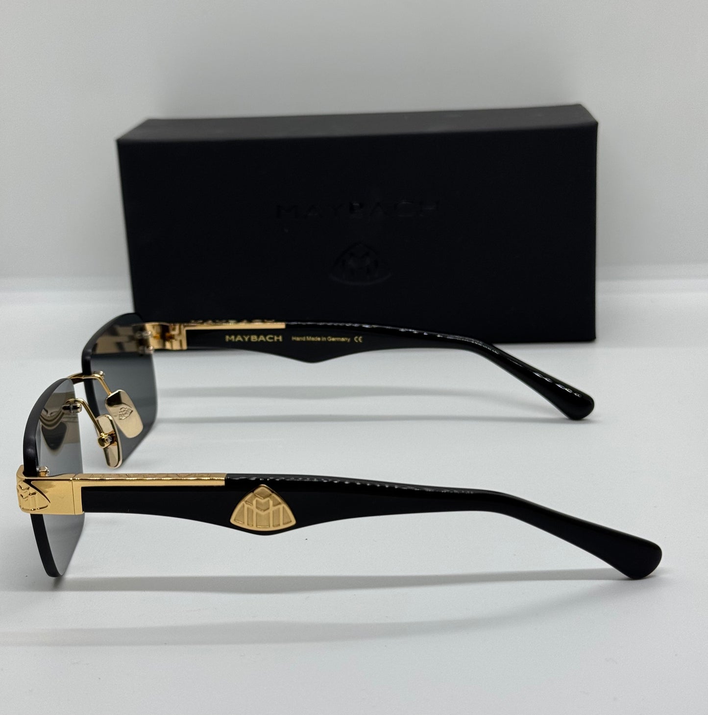 Maybach The Magic III Black x Gold