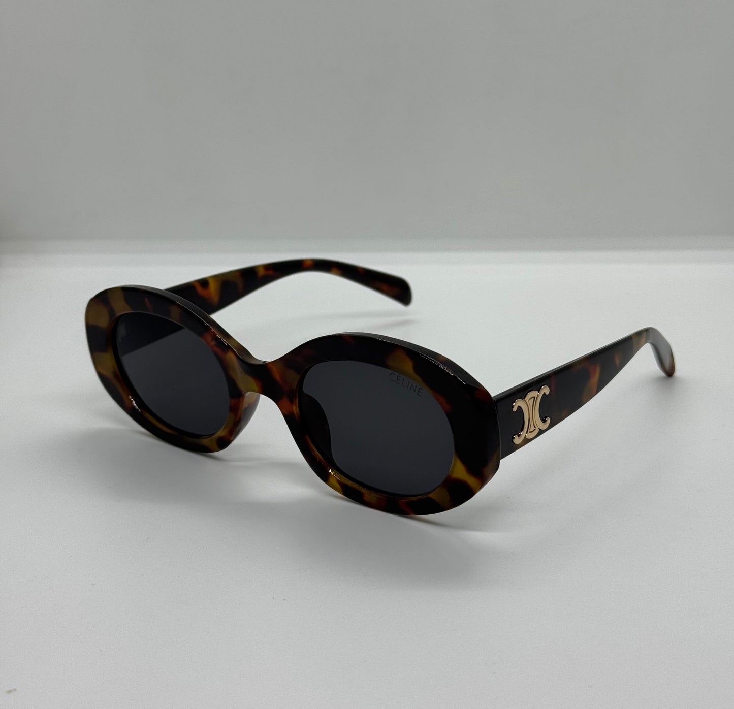 CL Bold Oval Shade