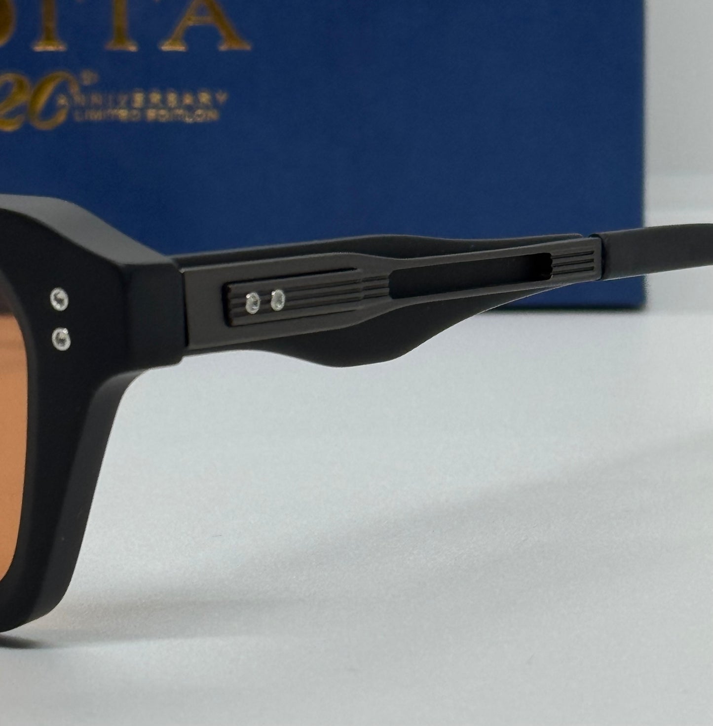 Dita Detron DTX459 Black x Amber