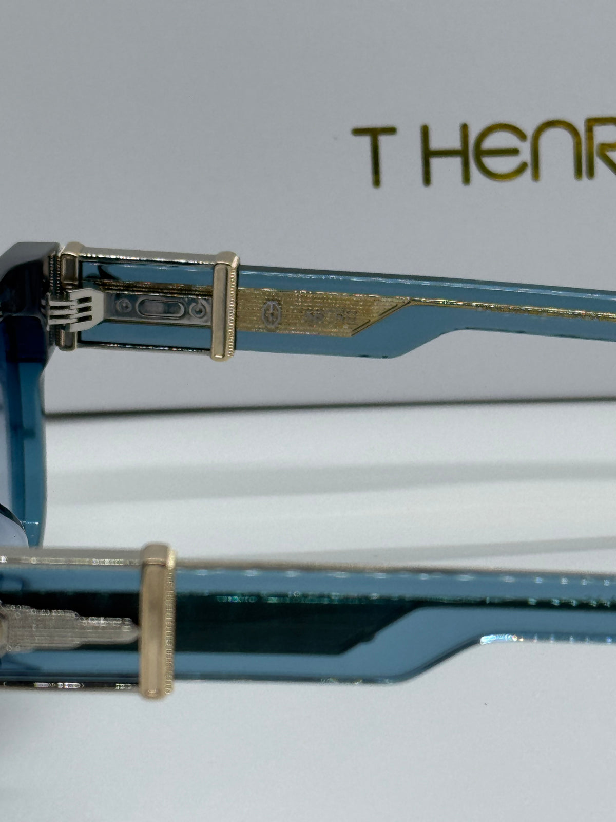 T Henri Astro Aquamarine Blue Shade