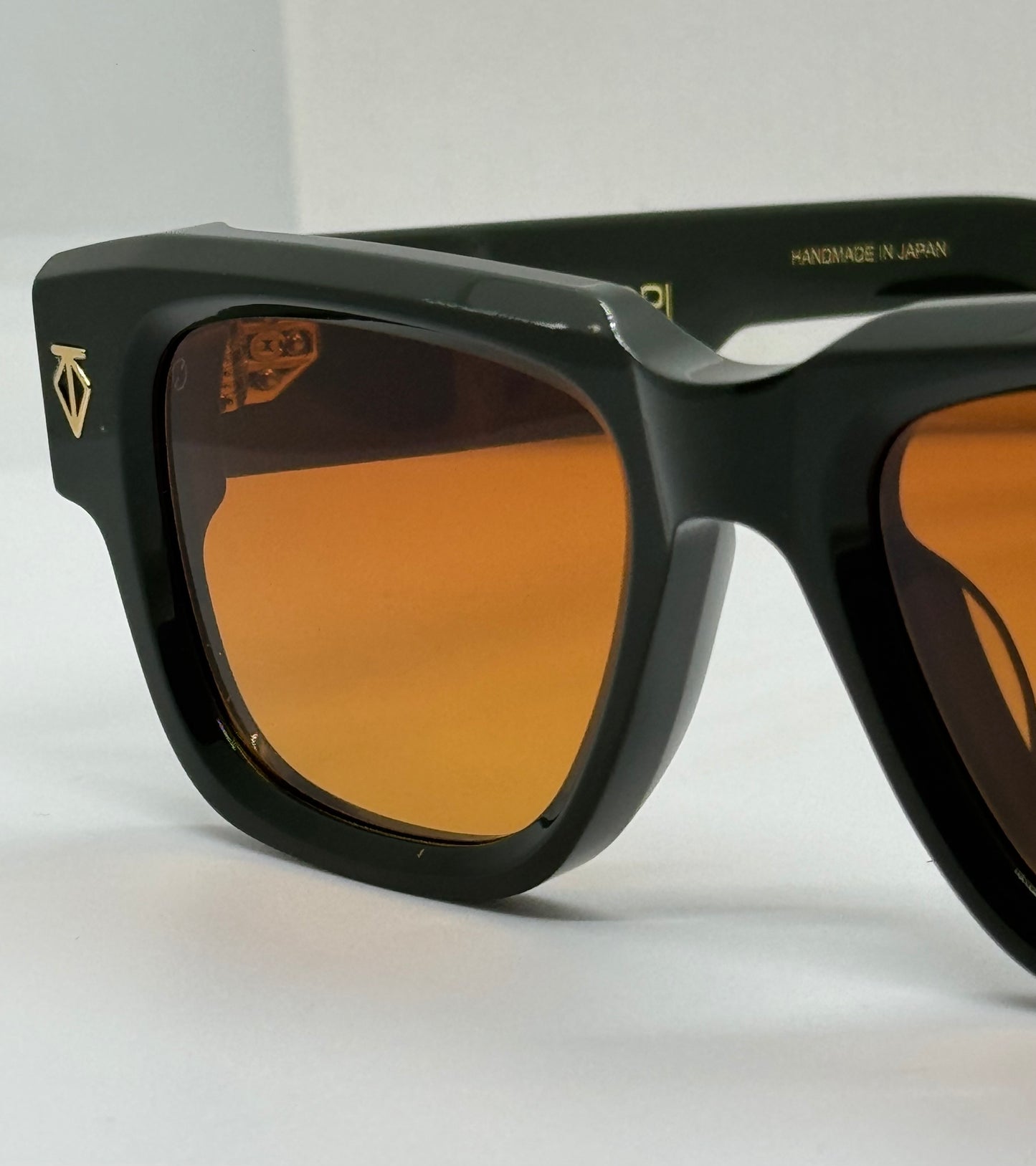 T Henri Taycan Dark green x Orange