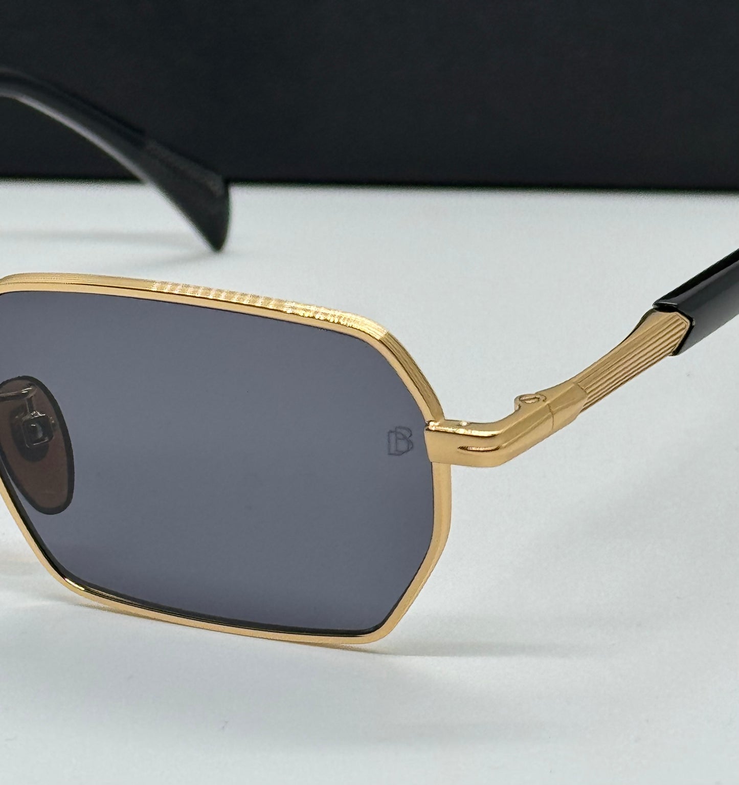 David Beckham DB1174/S Black x Gold