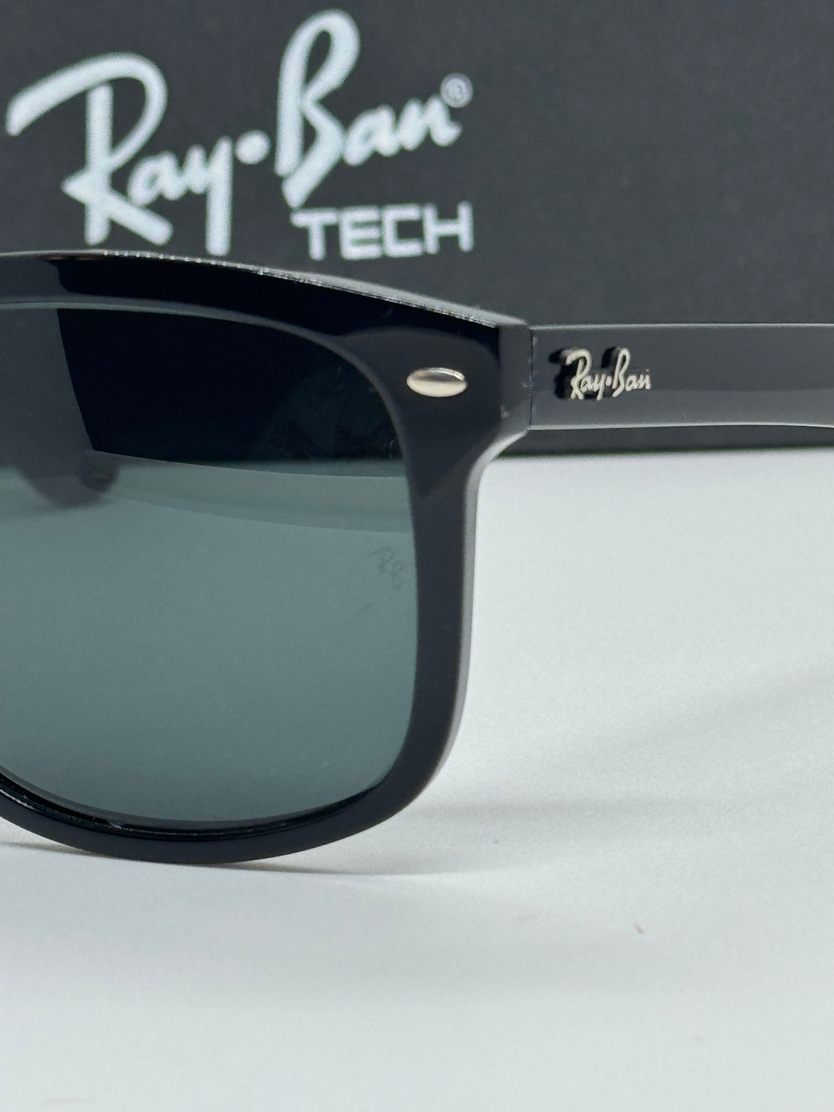 Ray-Ban Boyfriend Oversized RB 4547 Black Shade