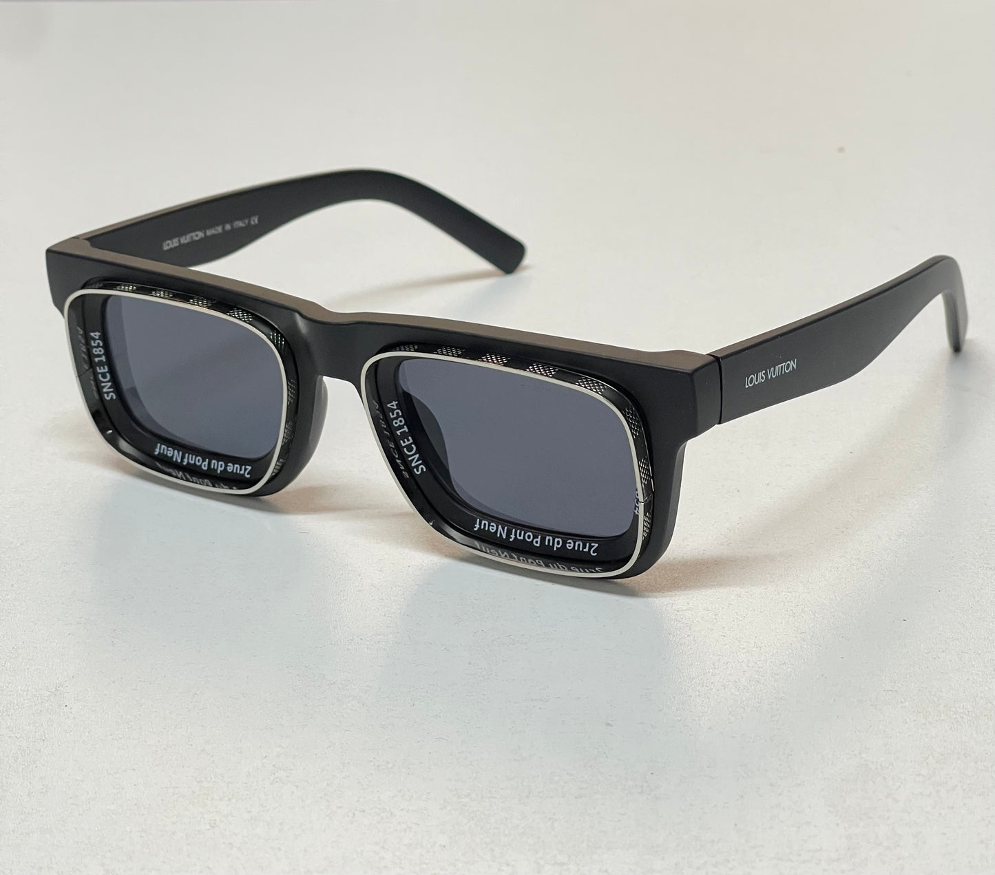 LV Super Vision Square