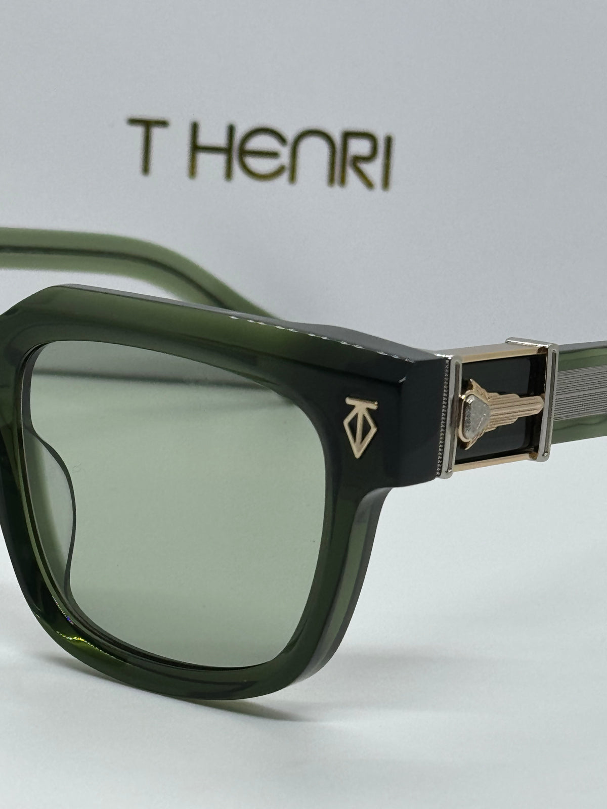 T Henri Astro Emerald Green Shade