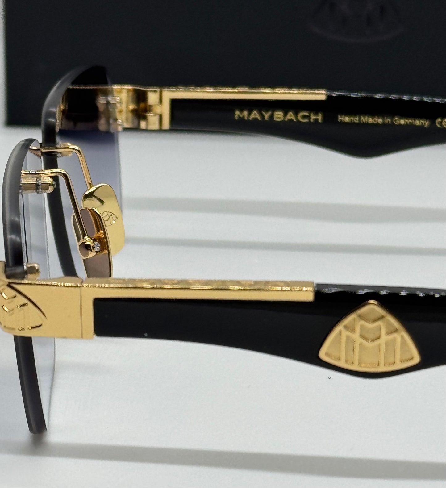 Maybach The Magic III Gradient x Black