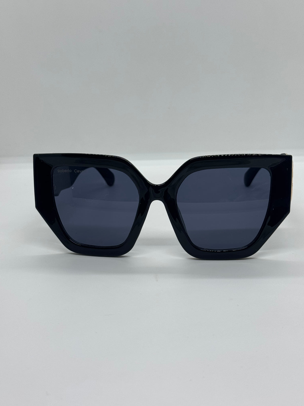 Roberto Oversized Shade