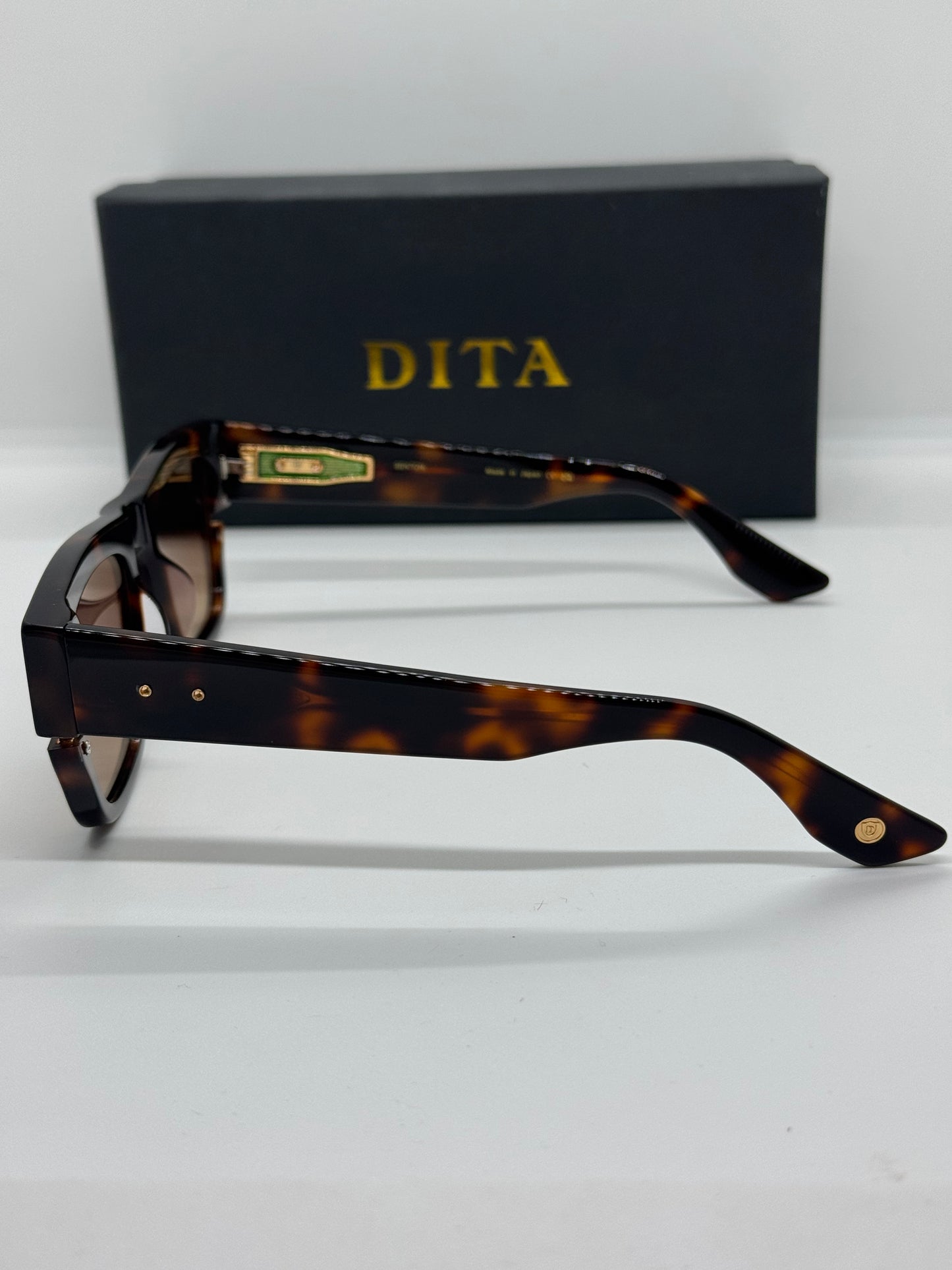 Dita Sekton Havana Tortoise