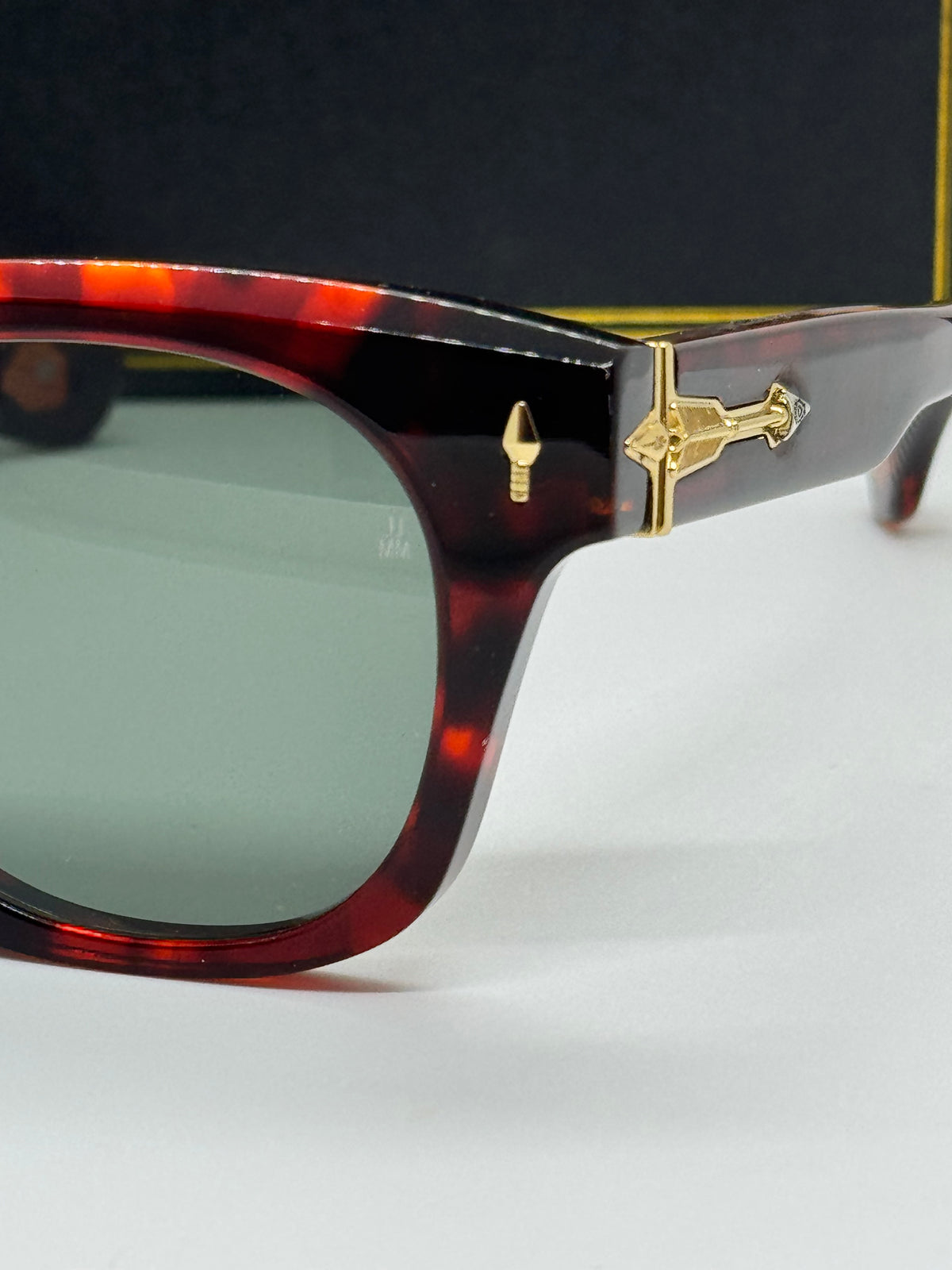Jacques Marie Mage Santa Fe  Redish Tortoise