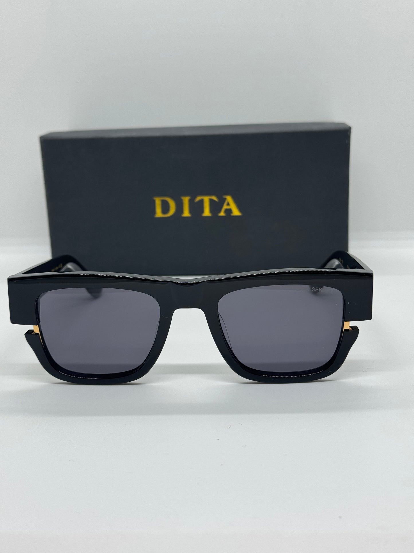 Dita Sekton Black x Gold