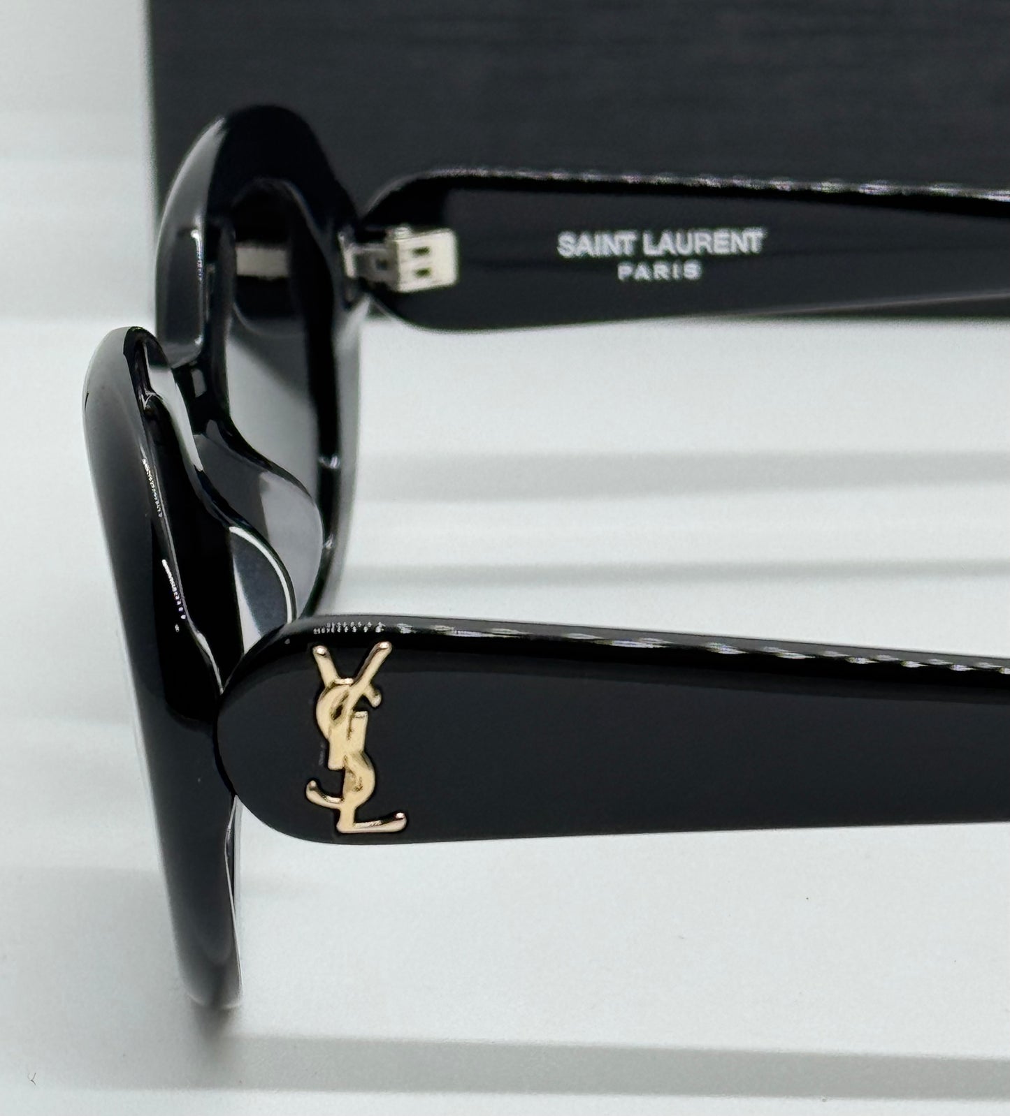 Saint Laurent SL 812F Black
