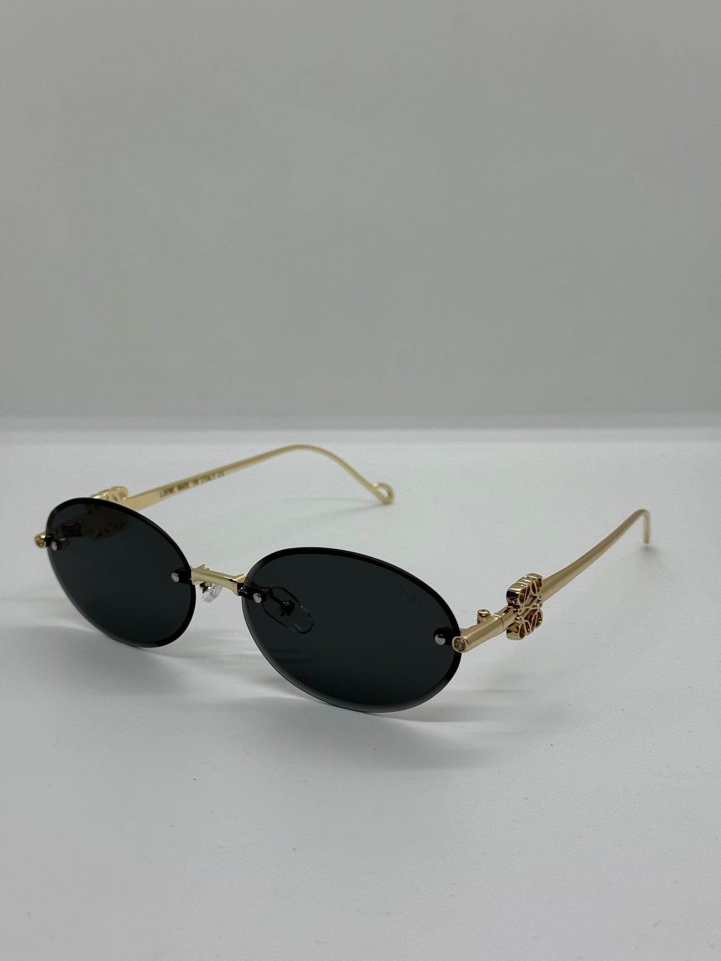 LW Oval Rimless