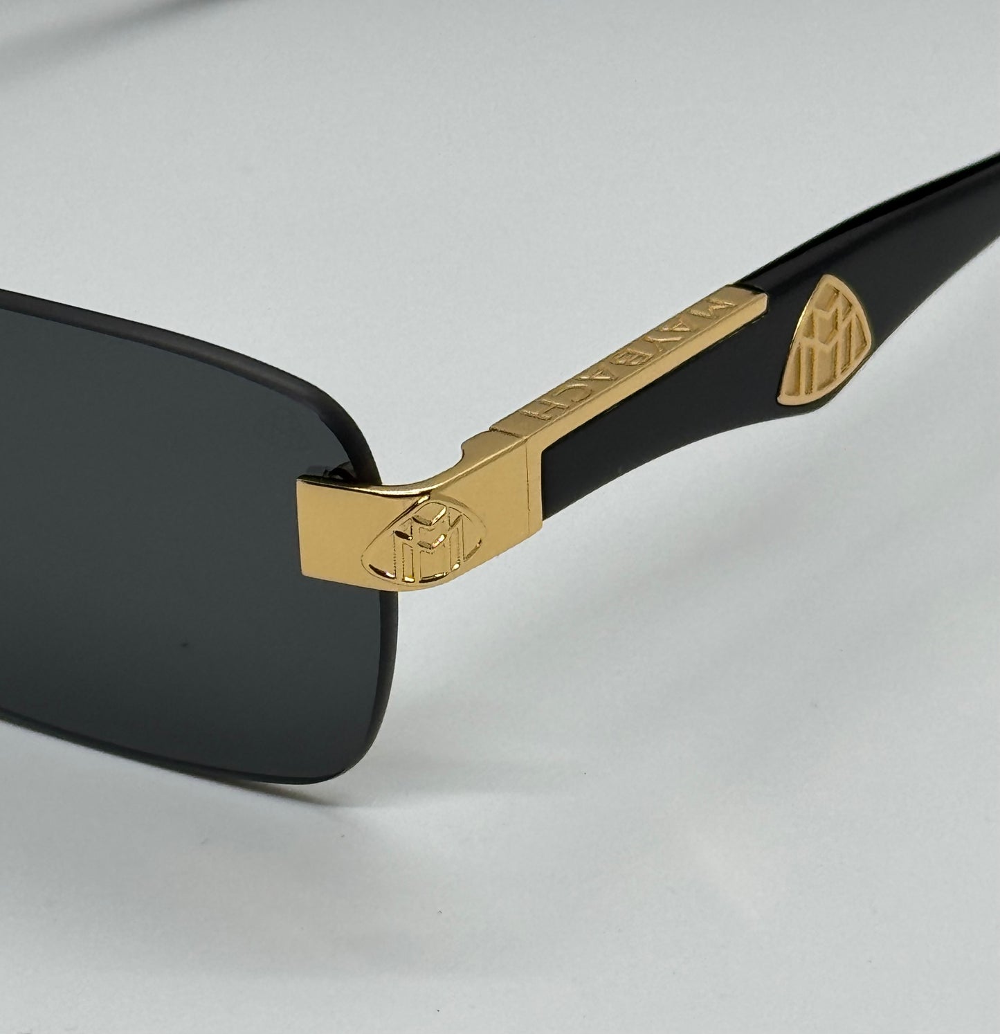 Maybach The Magic III Black x Gold