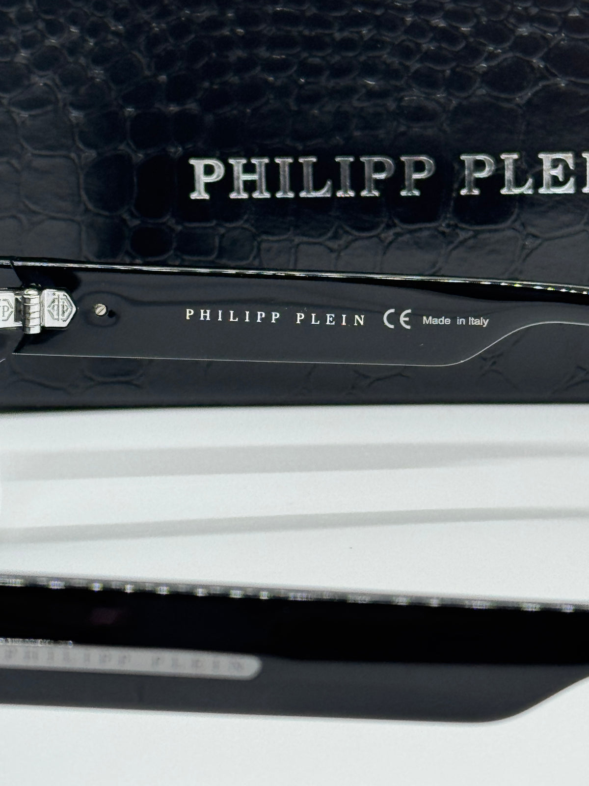 Philipp Dark Shapes SPP044M Black Shade
