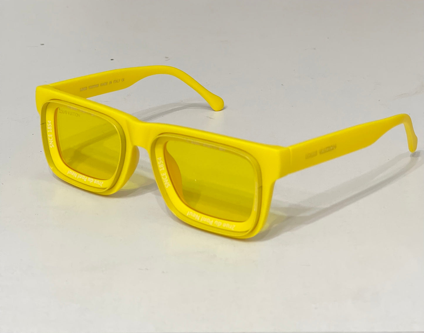 LV Super Vision Square