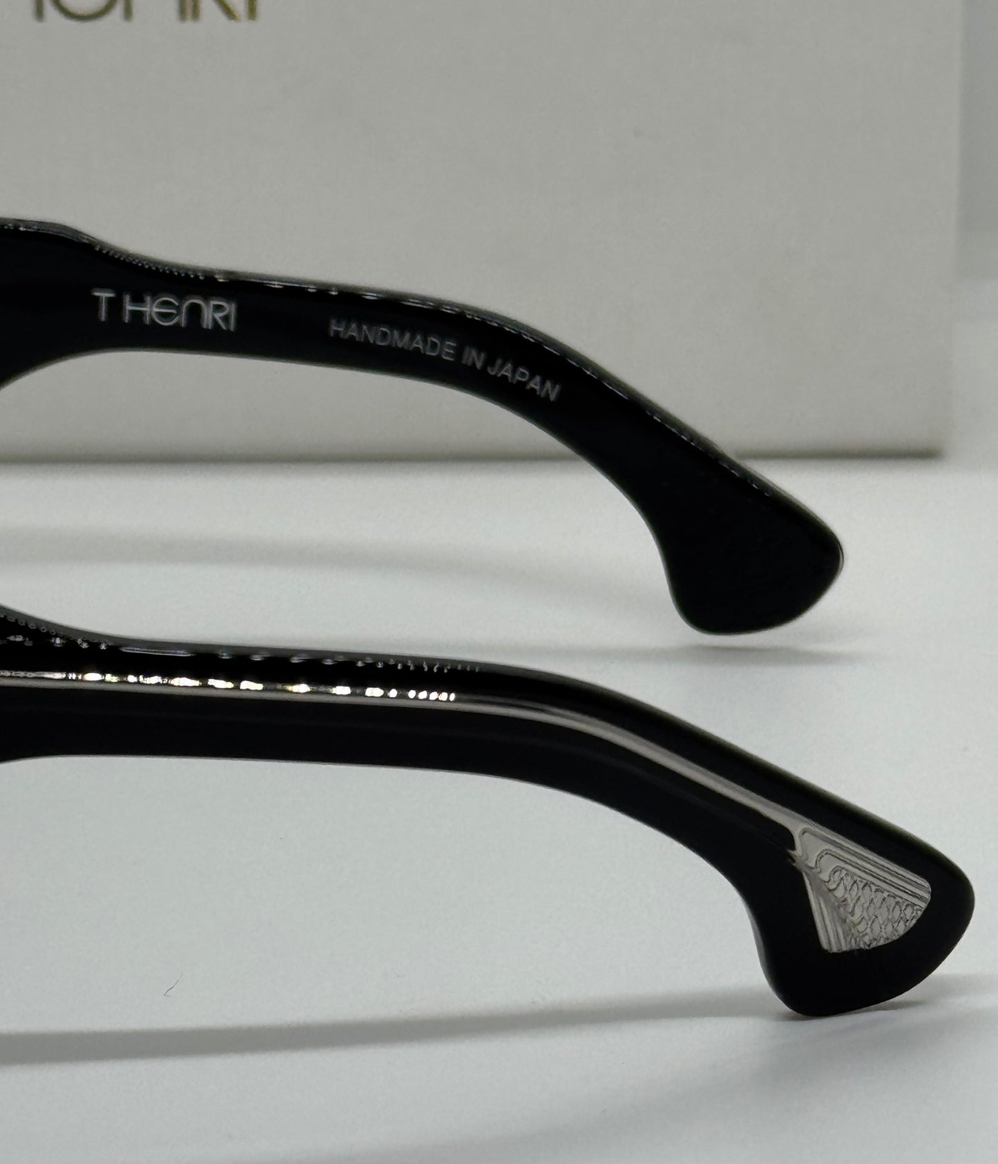 T Henri Dusenberg Black