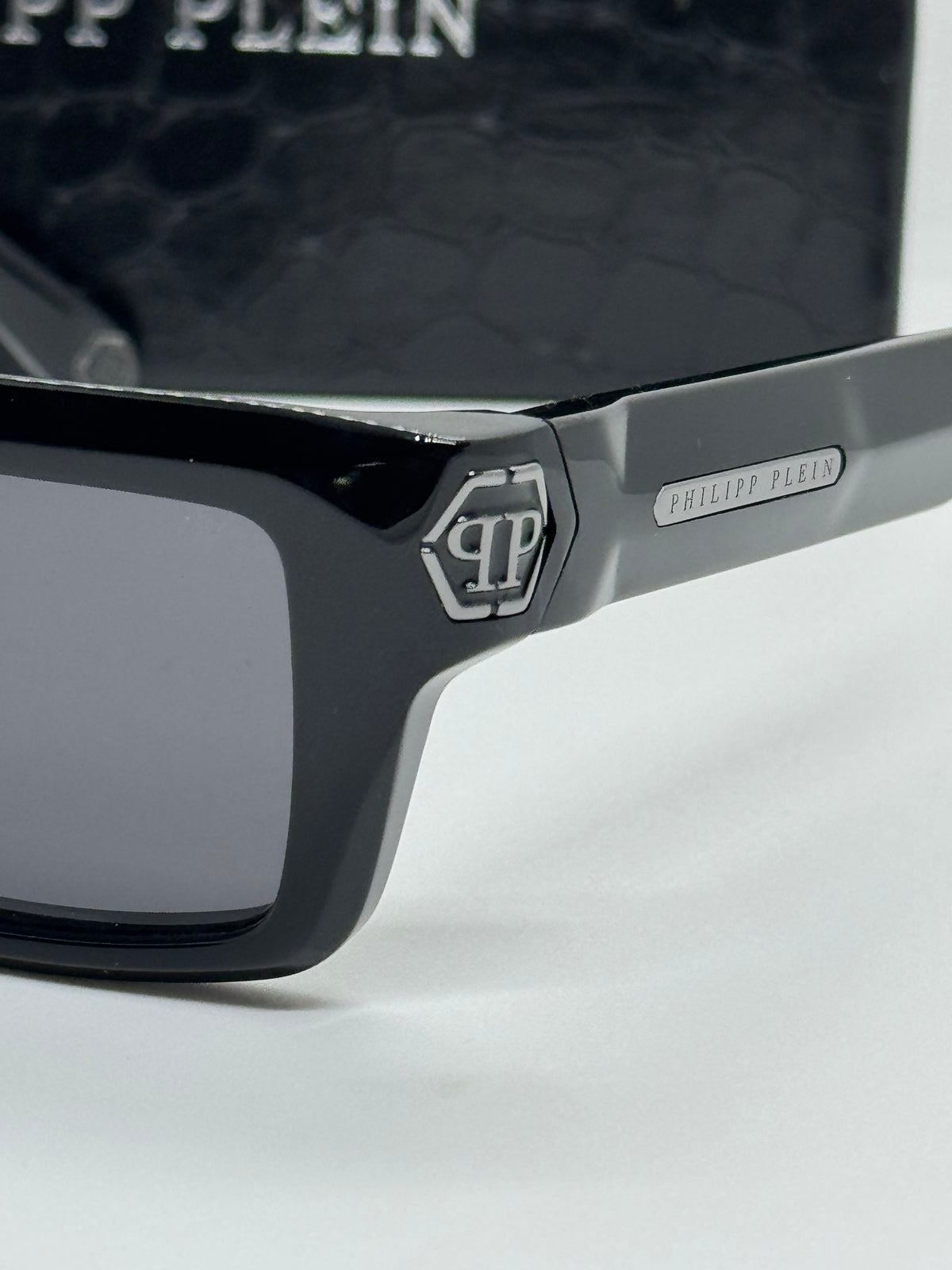 Philipp Dark Shapes SPP044M Black Shade